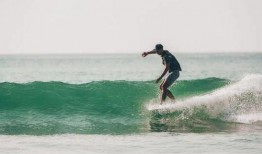 冲浪达人阿怡爆料视频,阿怡揭秘冲浪达人冲浪技巧与心路历程